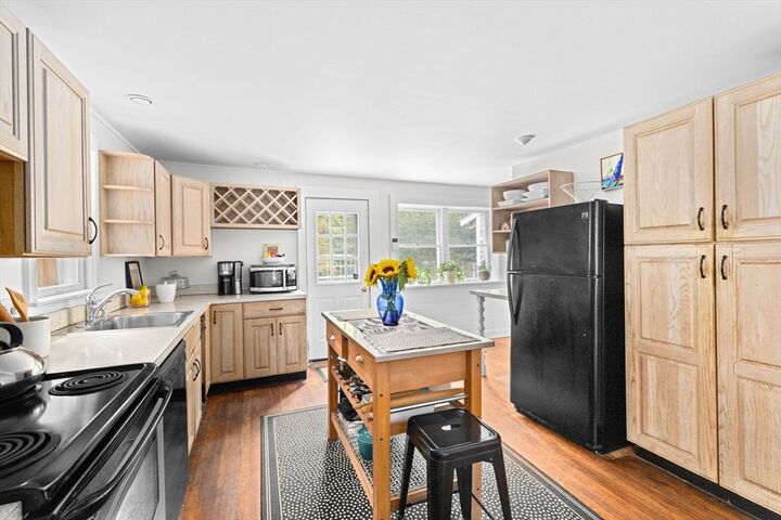 Property Photo: 37 Walnut St MA 02050