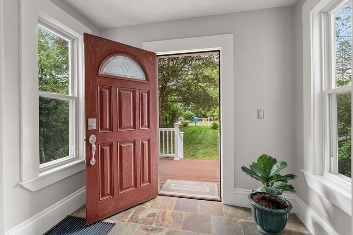 Property Photo:  9 French Ave  MA 01778 