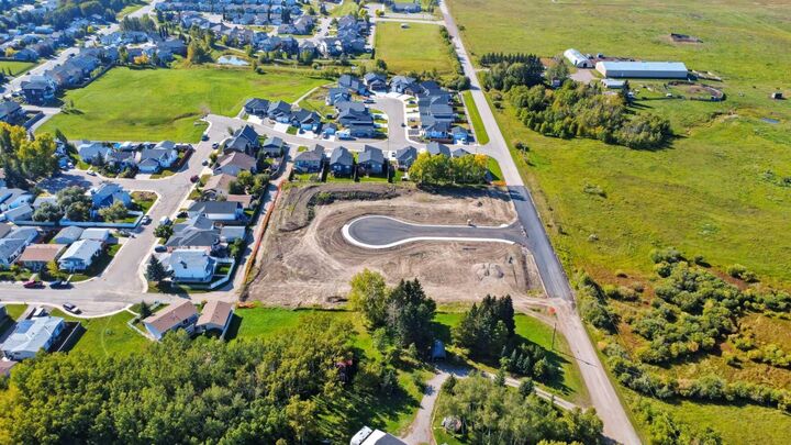 Property Photo: 17 Dunham Court NW AB T0L 2A0