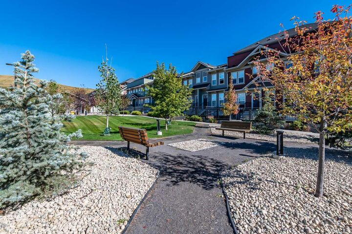 Property Photo:  130 Cranbrook Square SE  AB T3M 3E3 