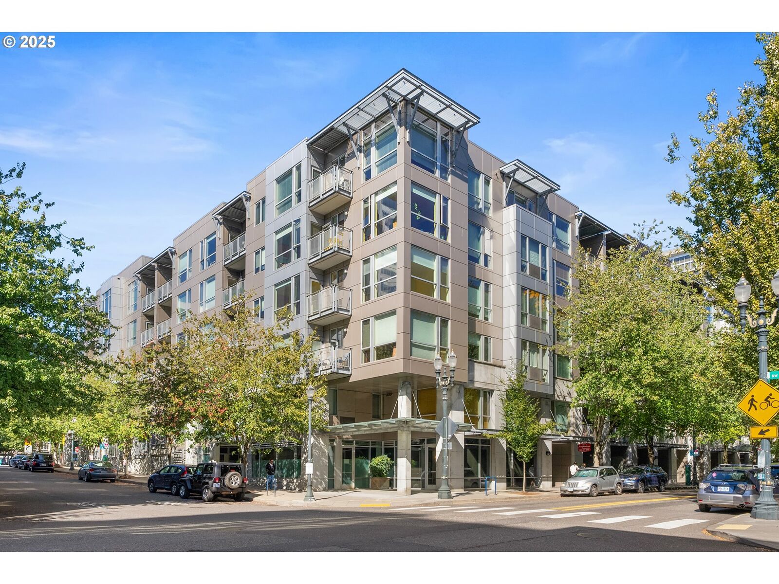 Property Photo:  1125 NW 9th Ave 210  OR 97209 