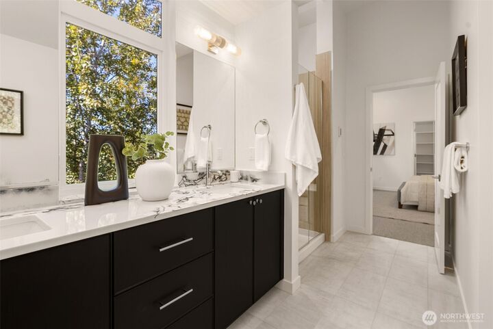 Property Photo:  16014  Main View Lane NE  WA 98019