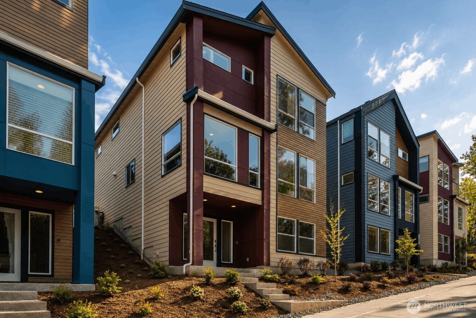 Property Photo:  4261  Aberdeen Way NE  WA 98056 