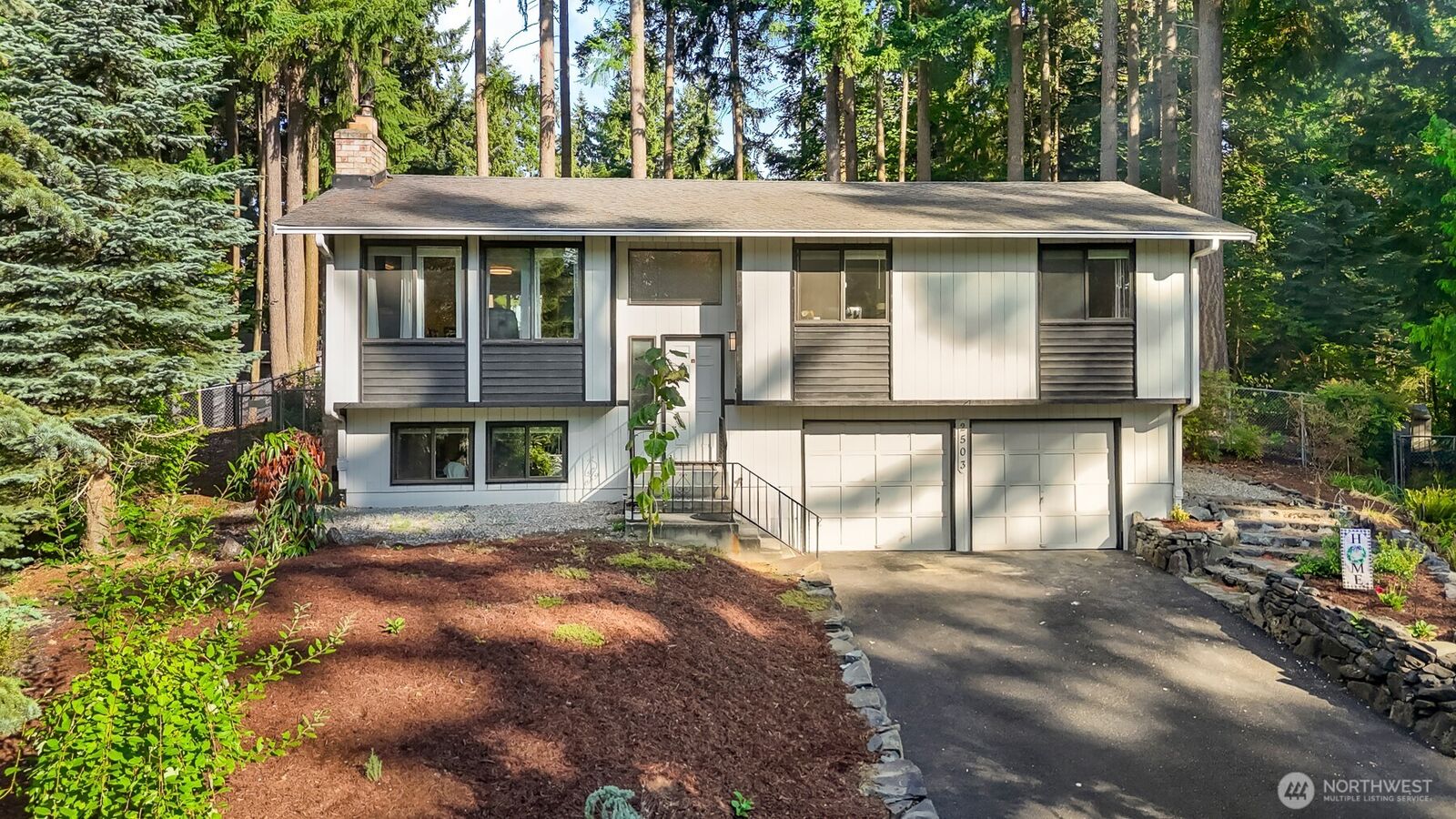 Property Photo:  2503  25th St  SE  WA 98374