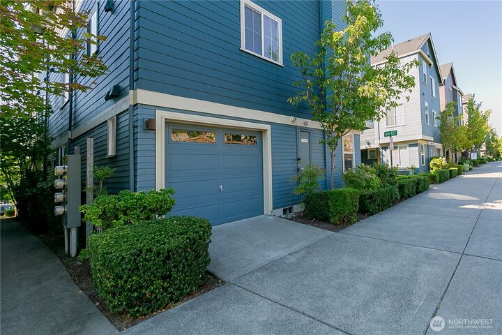 Property Photo:  841  5th Place NE  WA 98029 