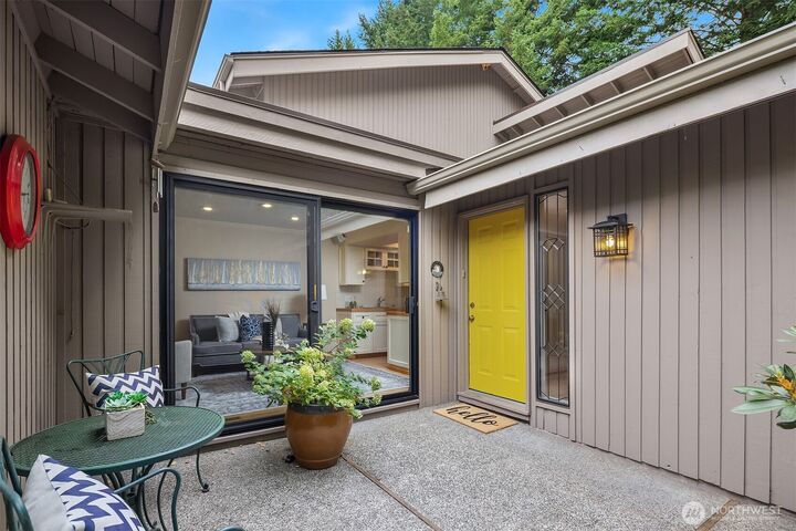 118  143rd Place NE  Bellevue WA 98007 photo