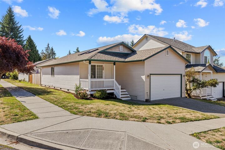 Property Photo:  4204  146th Place SW  WA 98087 