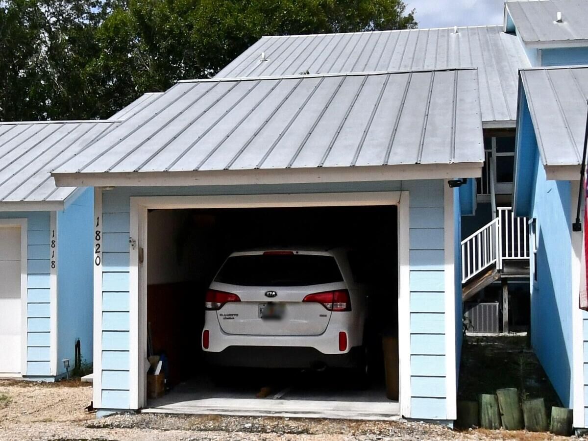 Property Photo:  1820 SE Hideaway Circle  FL 34952 