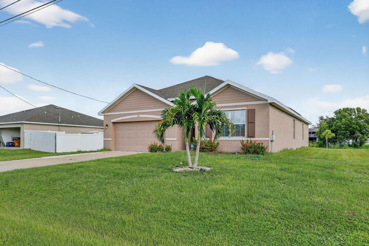 Property Photo:  543 SW Whitmore Drive  FL 34984