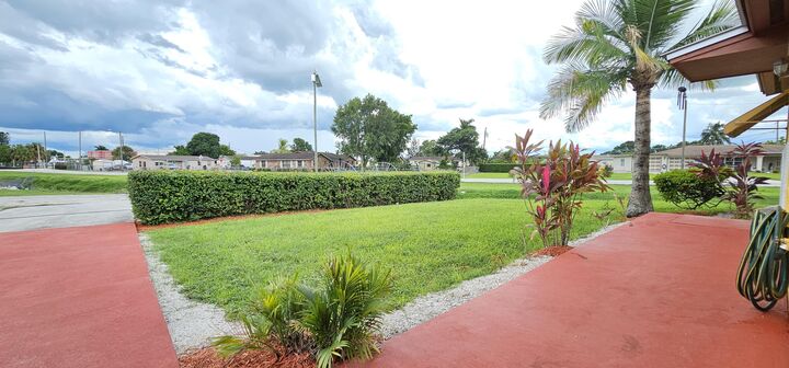 Property Photo:  632 SW 13th Street  FL 33430 