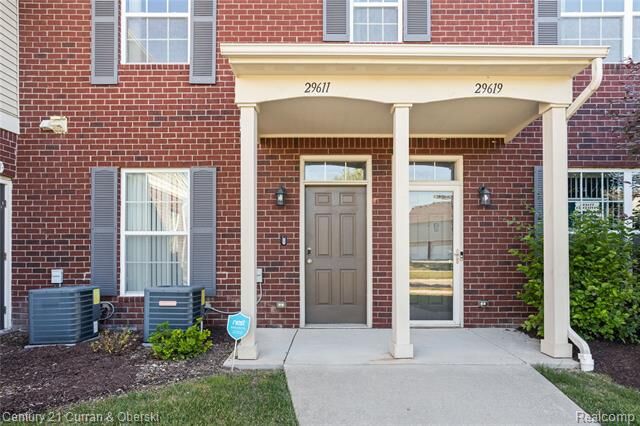Property Photo: 29611 Fox Run Circle MI 48092