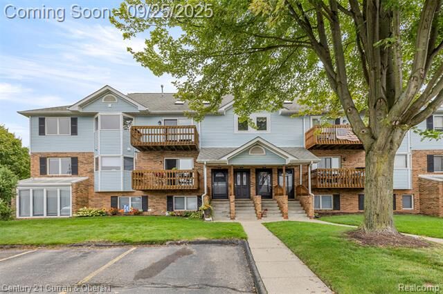 331 Pinewood Circle  Plymouth MI 48170 photo