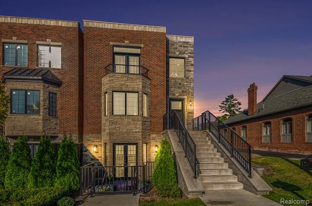 Property Photo:  1223 N Main Street  MI 48307