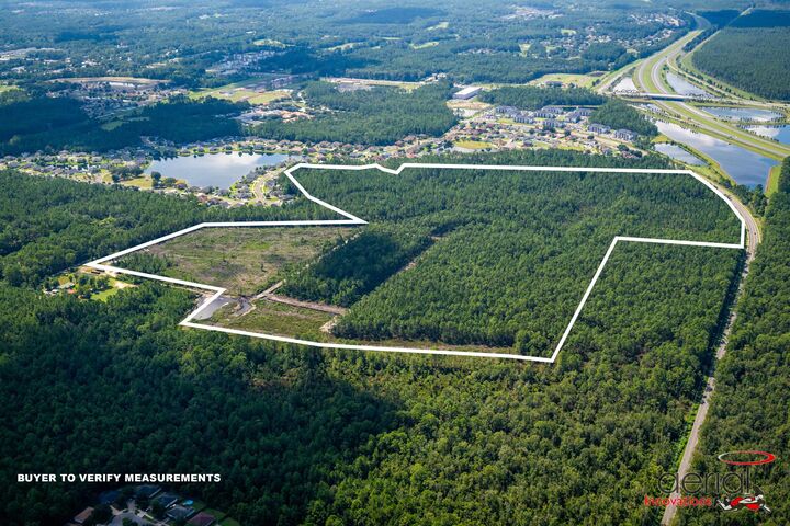 Property Photo: 0 Gracy Rd FL 32221