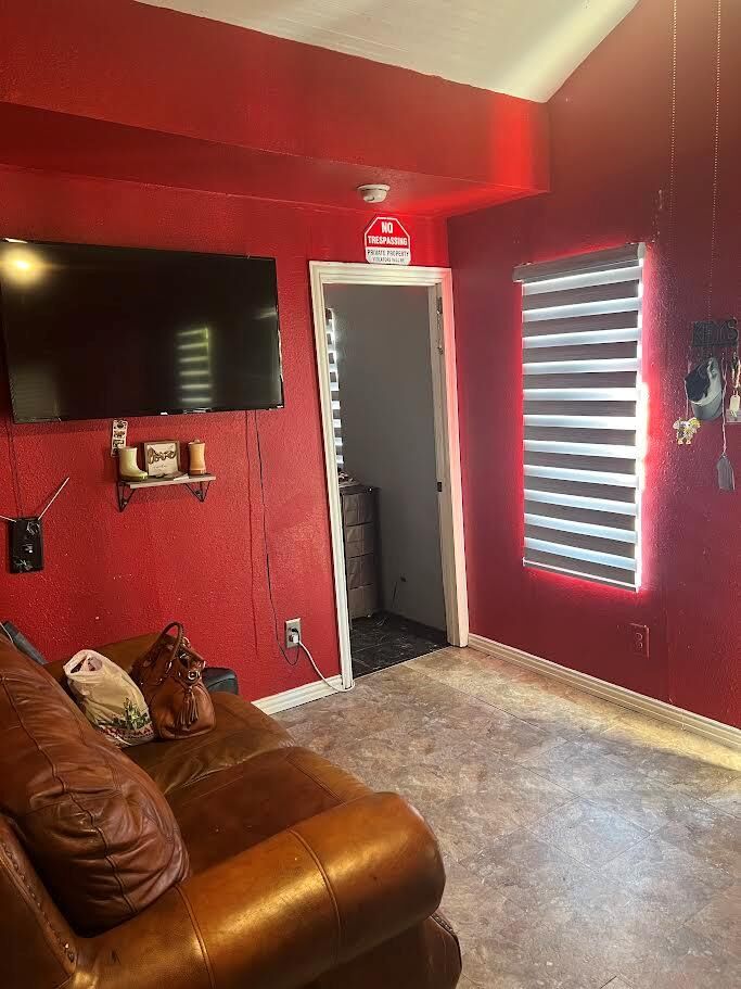Property Photo: 802 San Jacinto St TX 76903