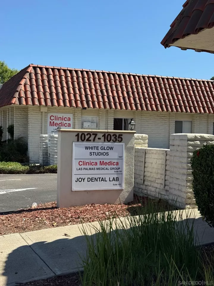 Property Photo:  1027 &Amp 1035 E Grand Ave  CA 92025 