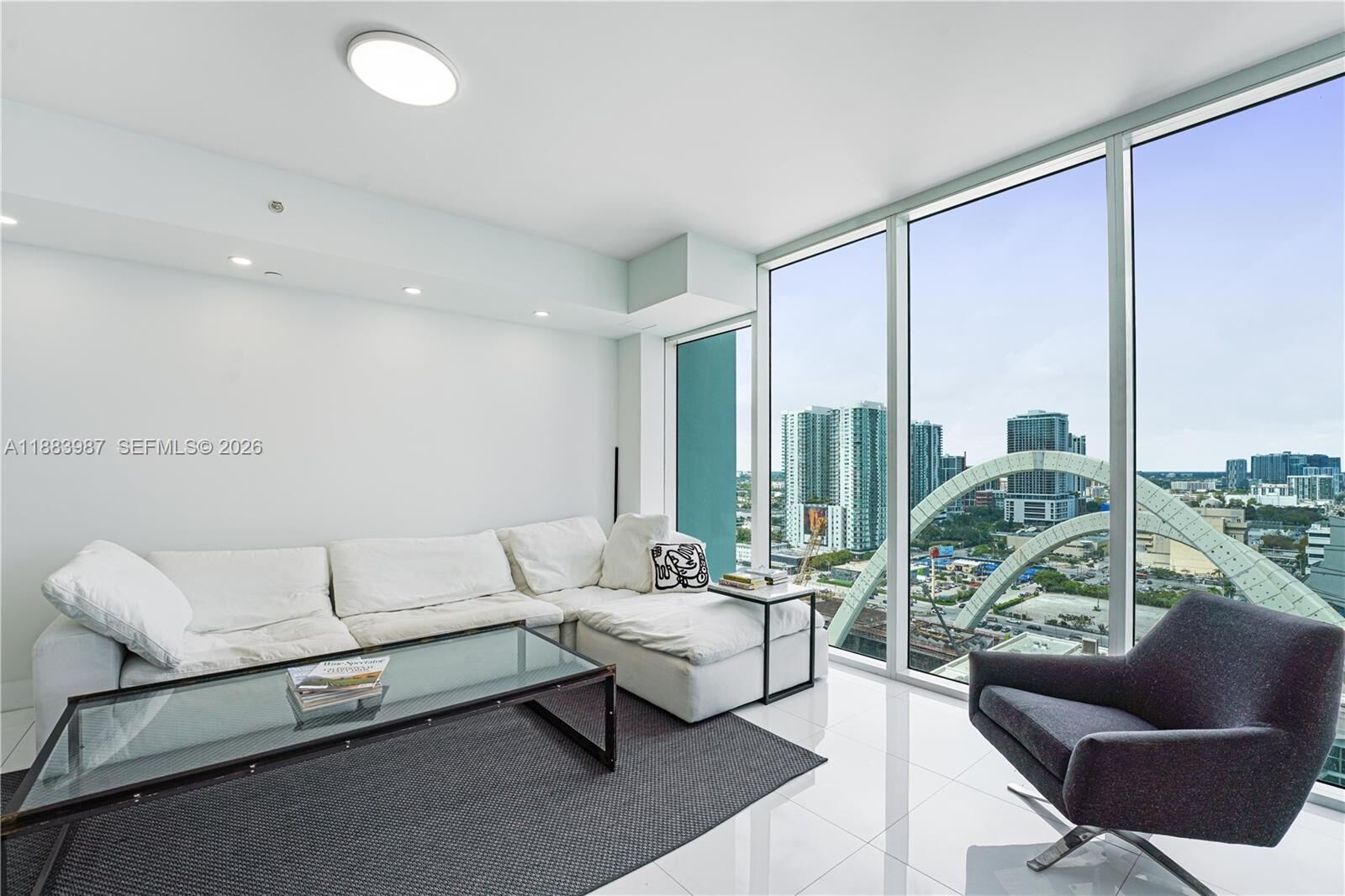 Property Photo: 1040 Biscayne Blvd 1905 FL 33132