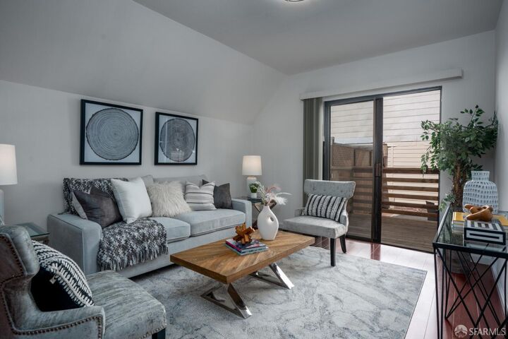 Property Photo:  512 Judah Street  CA 94122 