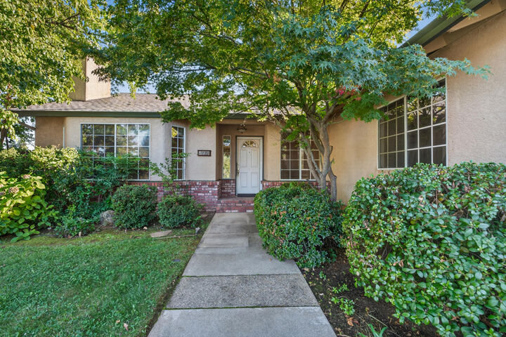 Property Photo: 4982 Tralee Lane CA 96001