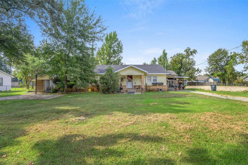 Property Photo:  2624 Pack Road  LA 70615 