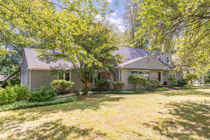 Property Photo:  33 Eastland Road  CT 06517 