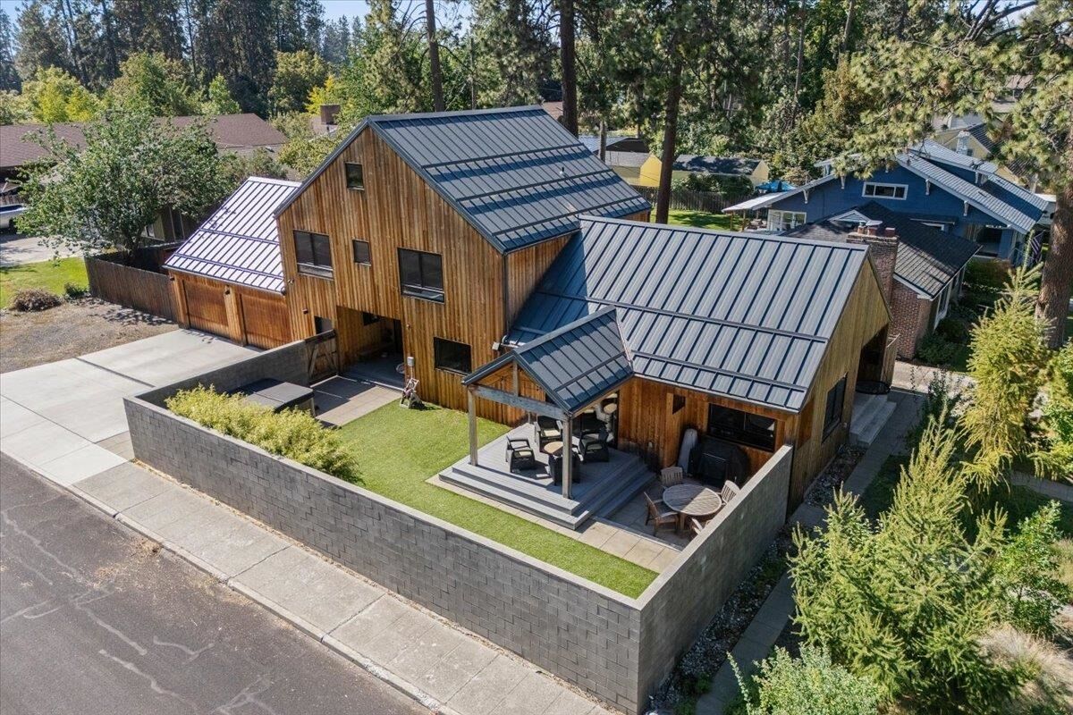 Property Photo:  44 E 34th Ave  WA 99203 