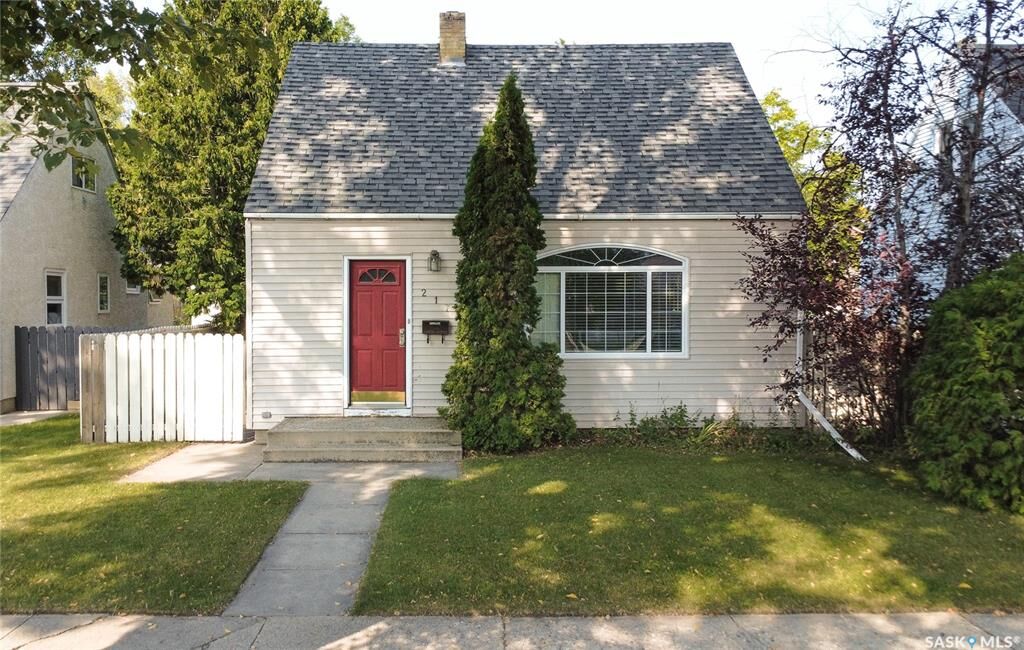 Photo de la propriété:  217 Willow Street E  SK S7J 0C3 