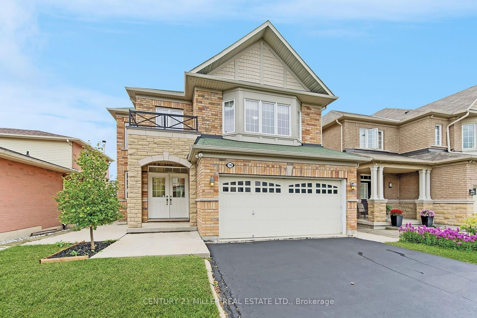 Photo de la propriété:  126 Merrilee Crescent  ON L9A 0B1 