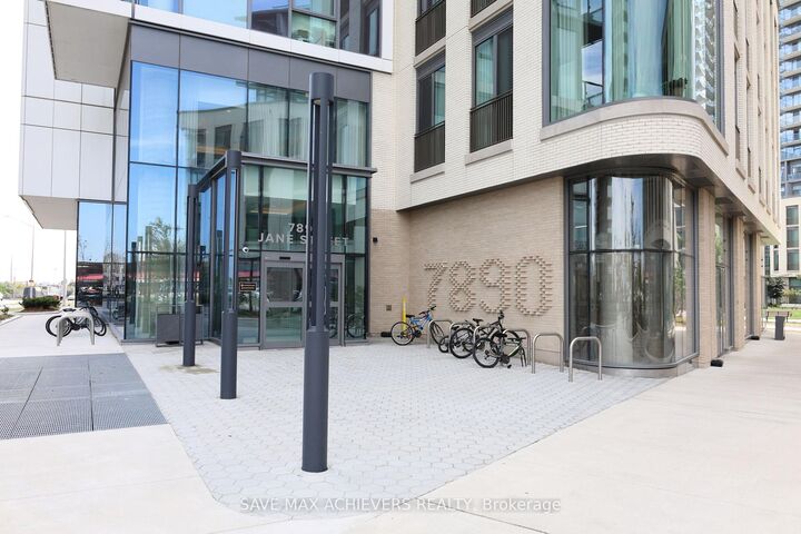 Property Photo:  7890 Jane Street 5201  ON L4K 0K9