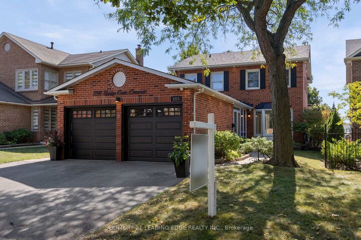 Property Photo:  1211 Bridge Gate Crescent  ON L1X 1A3 