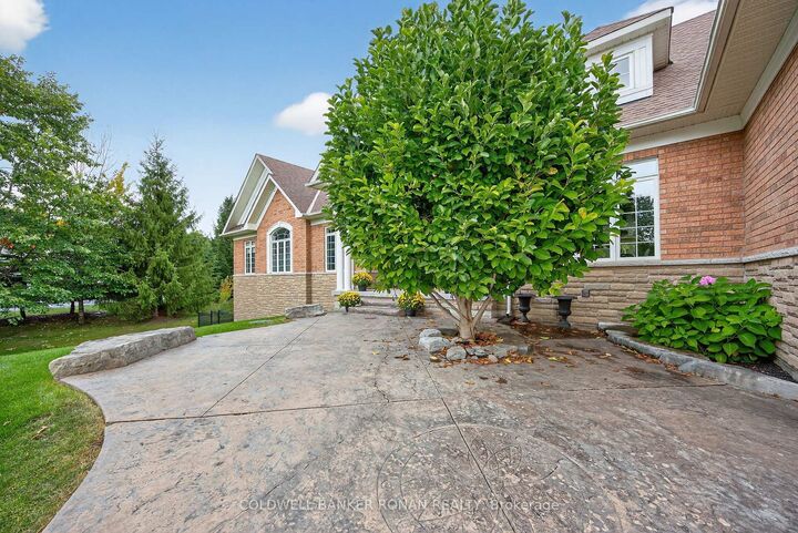 Photo de la propriété:  60 Underhill Court  ON L9R 1V2 