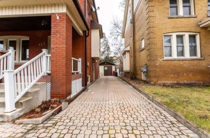 Property Photo:  133 Eastbourne Avenue Upper  ON L8M 2M9 