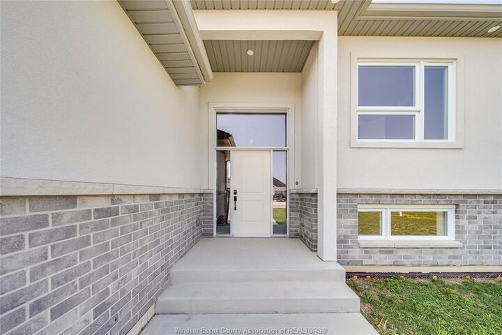 Property Photo:  4403 Belmont  ON N0P 1J0 