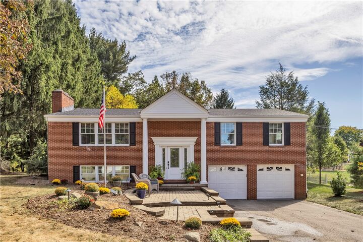Property Photo:  1528 Sandhurst Dr  PA 15237 