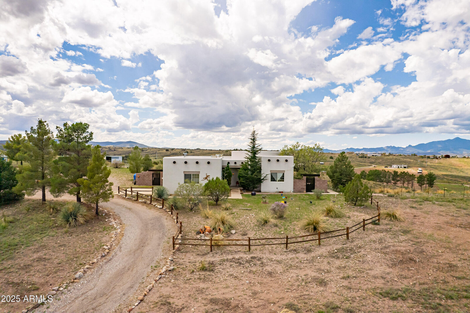 Property Photo: 98 Paint Trail AZ 85637