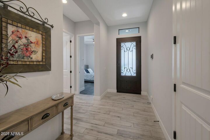 Property Photo:  825 E Ashurst Drive  AZ 85048 