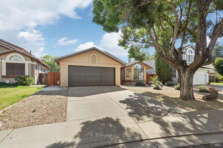 Property Photo:  142 Nantucket Circle  CA 95687 