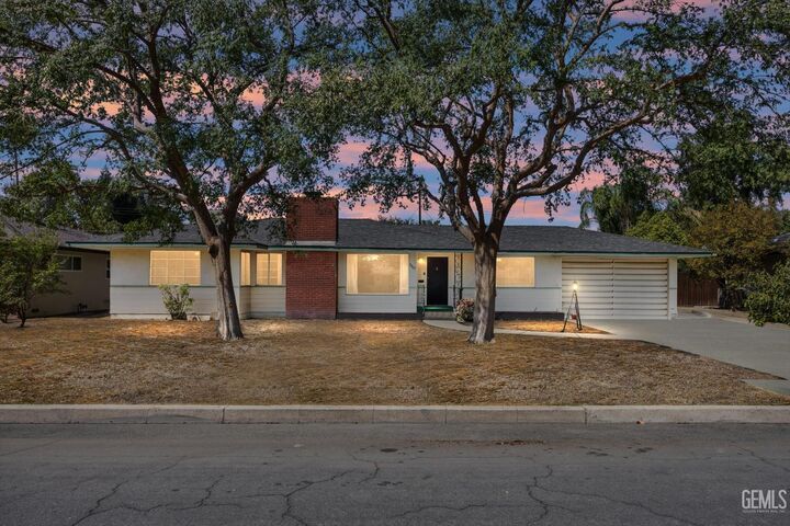 2469 Pine Street  Bakersfield CA 93301 photo