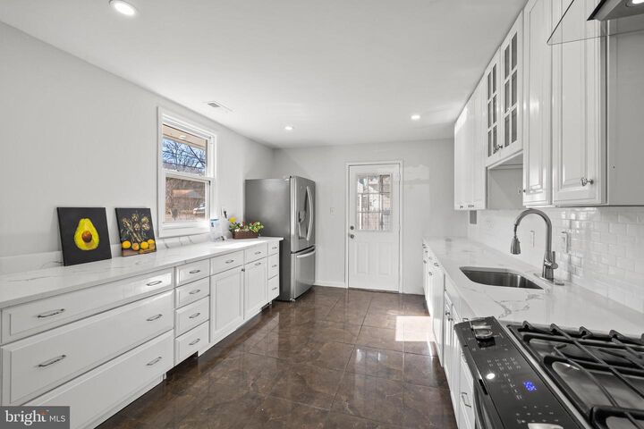 Property Photo:  3900 Elmwood Drive  VA 22303 