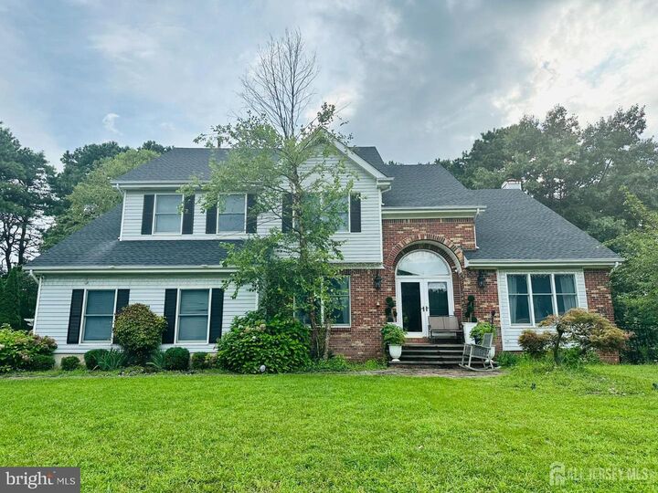 Property Photo:  11 Hampton Road  NJ 08831 