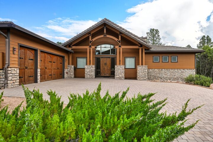 Property Photo:  709 N Grapevine Drive  AZ 85541 