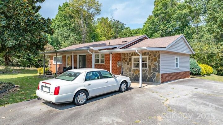 Property Photo: 489 Ned McGimsey Road NC 28761