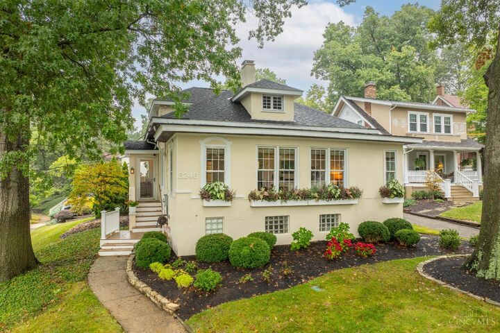 Property Photo:  3246 Observatory Avenue  OH 45208 