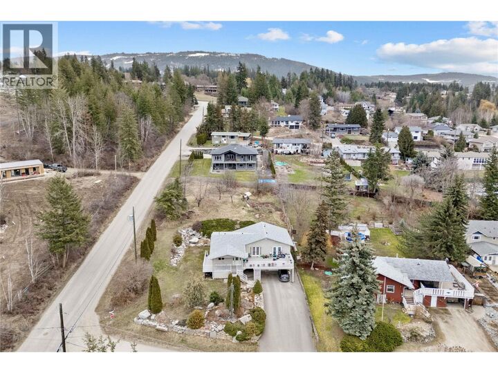 Property Photo:  2580 21 Street Northeast  BC V1E 3Y3 