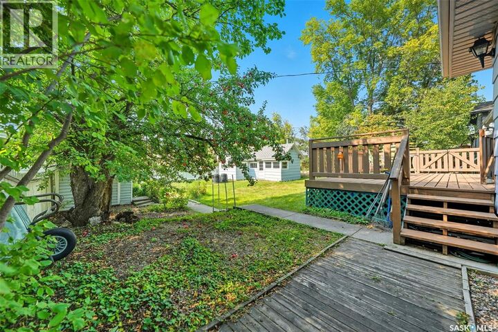 Property Photo:  410 Leslie Avenue  SK S7H 2Z1 
