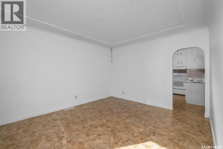 Property Photo:  850 14th Street W  SK S6V 3M2 