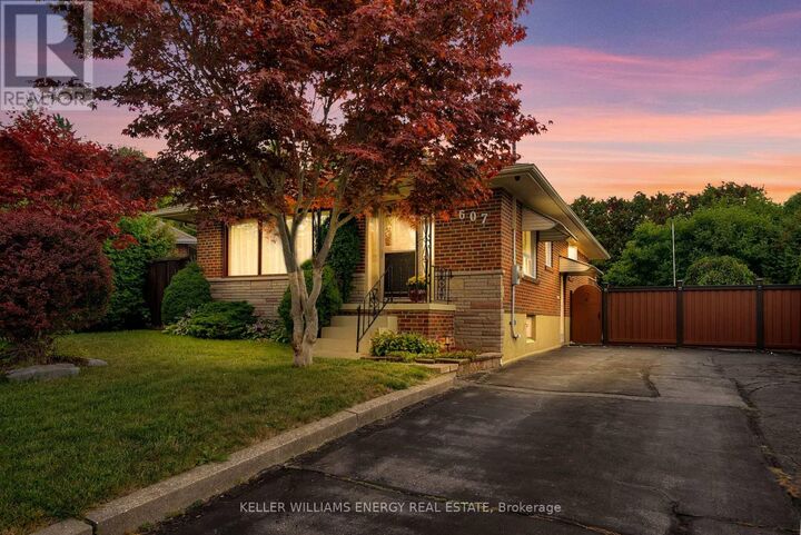 Photo de la propriété: 607 Newman Crescent ON L1N 1M7