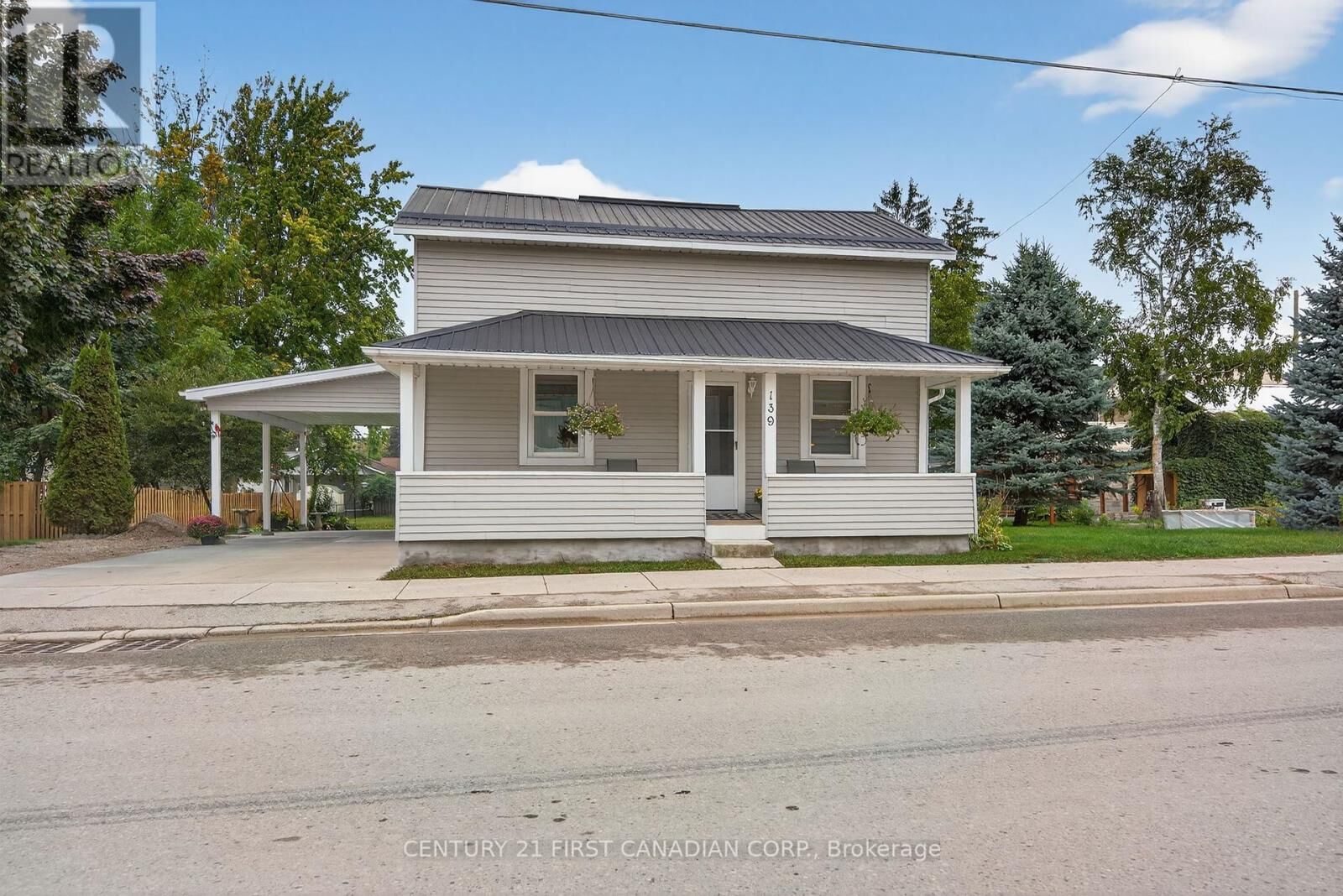 Property Photo:  139 Centre Street  ON N0M 1N0 
