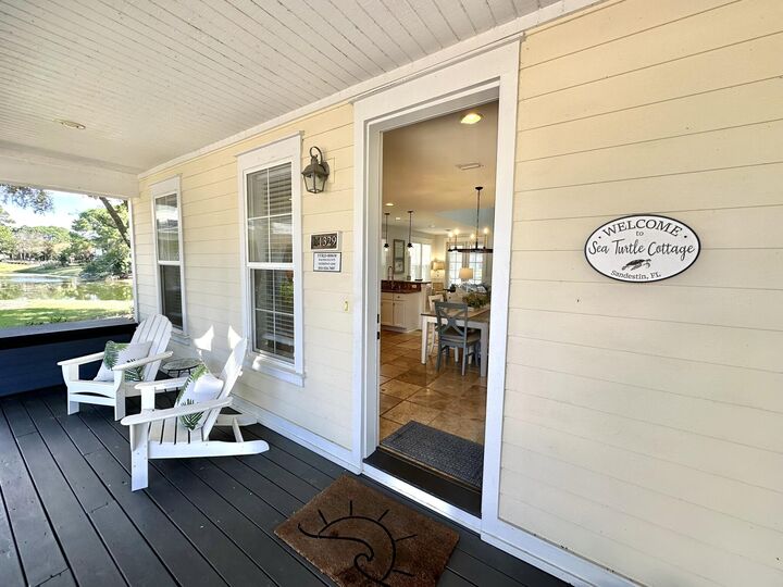 Property Photo: 1329 E Ravens Run FL 32550
