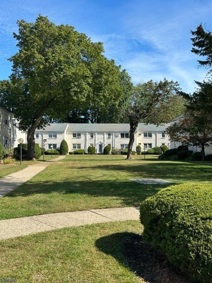 Property Photo:  8 Bashford-B 8  NJ 07083 